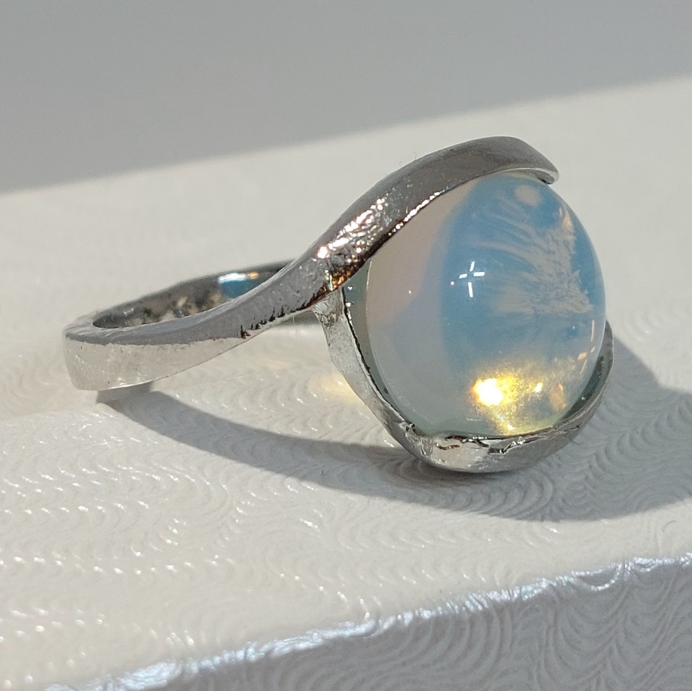 2 For $20 Sale Fashion Jewelry Ring Size 7.5 Crystal Iridescent Gemstone Silver - Picture 9 of 10